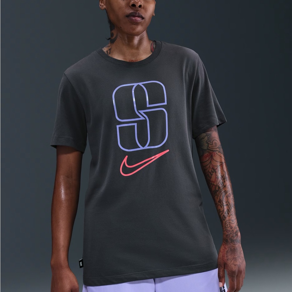 NWT New Nike Sabrina Graphic T-Shirt - Medium